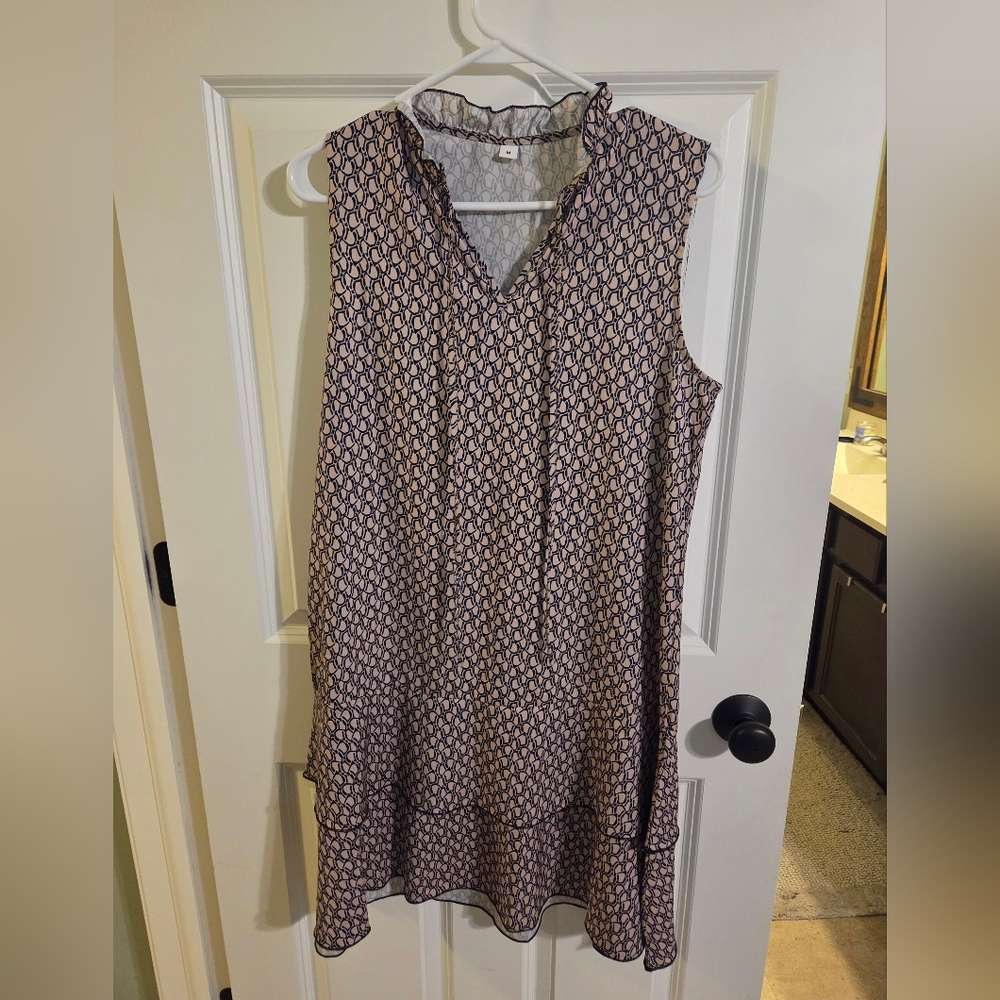Sleeveless Patterned Dress Dainty And Delicate